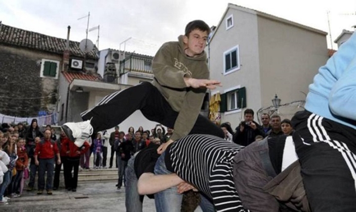Trule kobile Igrajte igru trule kobile i ludo se zabavite.
